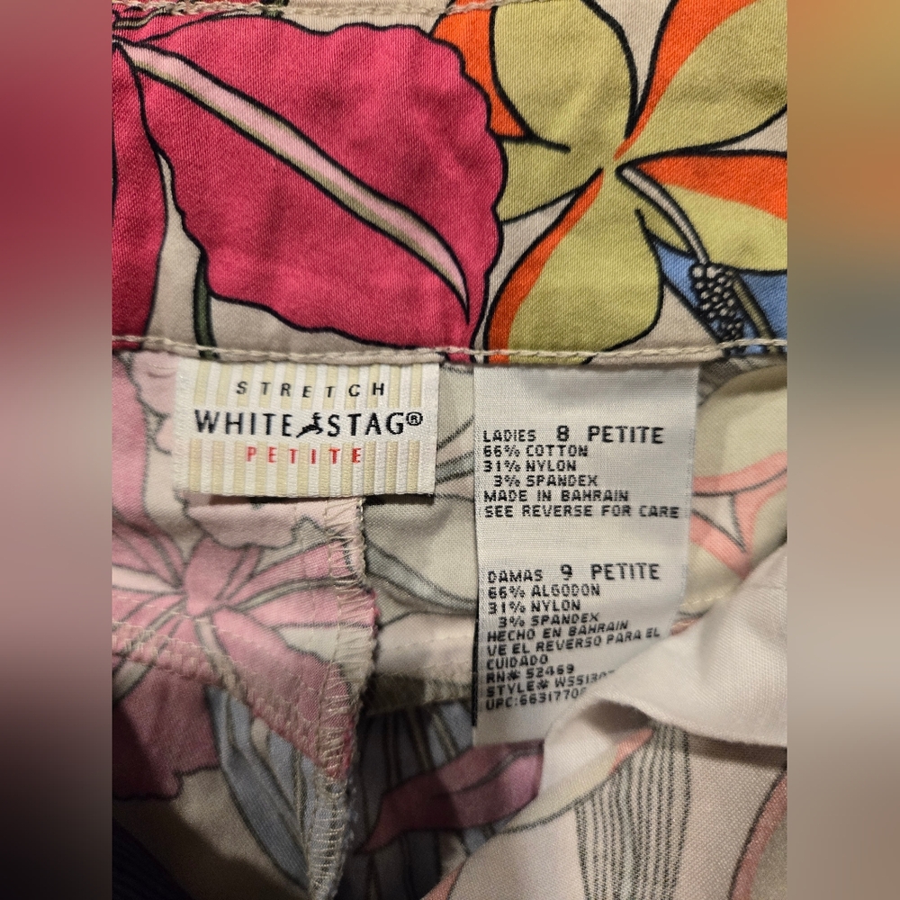NWOT Women's White Stag Floral Capris Size 8 Petite - Picture 10 of 12